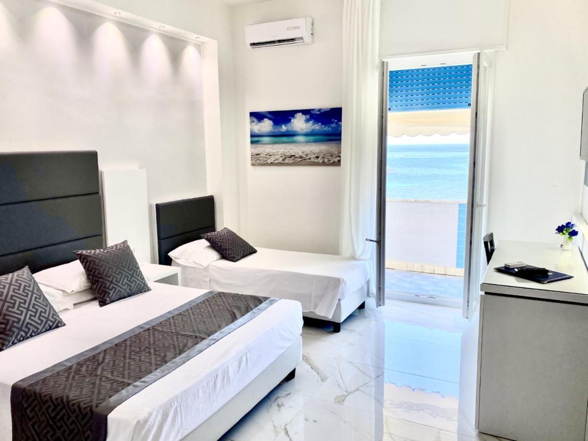 Hotel Blu ปอร์โตเชซาเรโอ ภายนอก รูปภาพ